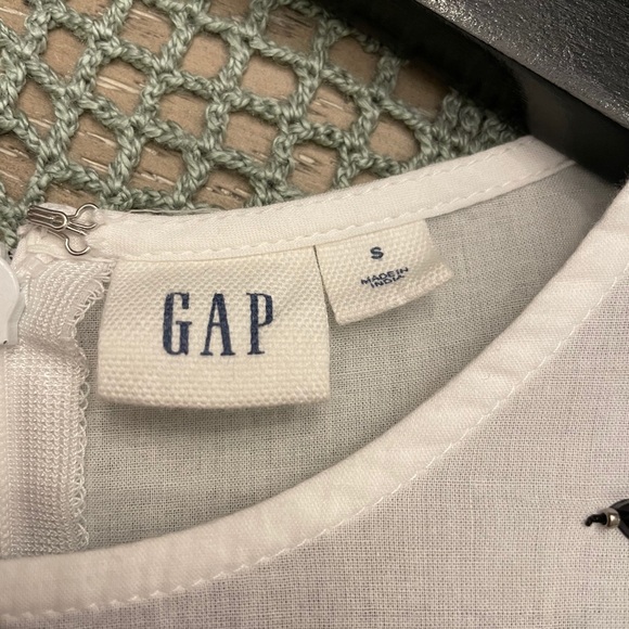 100% cotton white shirt with dramatic sleeve - Picture 8 of 9